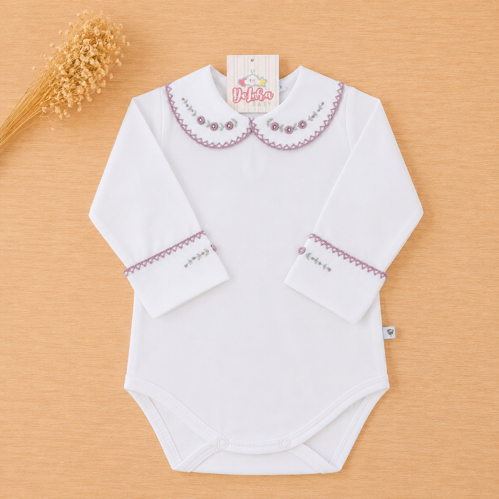 BODY BRANCO BORDADO ROCOCO FLOR LILÁS