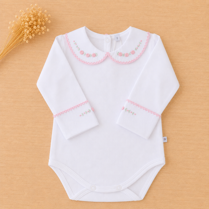 BODY BRANCO BORDADO ROCOCO FLOR ROSA