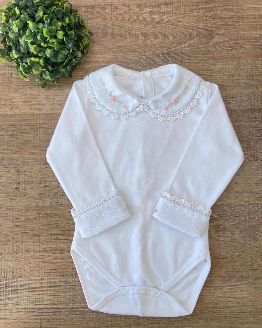 BODY BRANCO BORDADO ROSA CLARO
