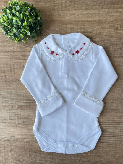 BODY BRANCO BORDADO VERMELHO