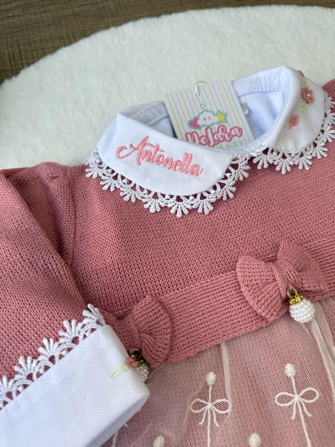 KIT SAIDA DE MATERNIDADE NICOLLE ROSE 6 PEÇAS PERSONALIZADO (RENDA CORAÇÃO)