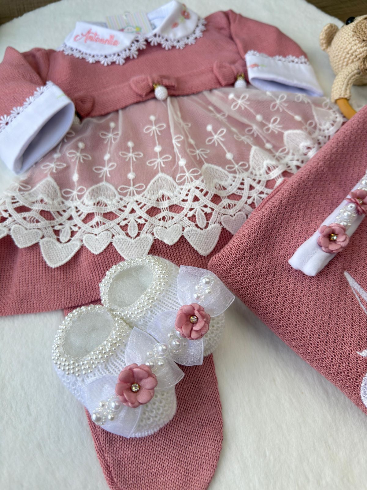 KIT SAIDA DE MATERNIDADE NICOLLE ROSE 6 PEÇAS PERSONALIZADO (RENDA CORAÇÃO)