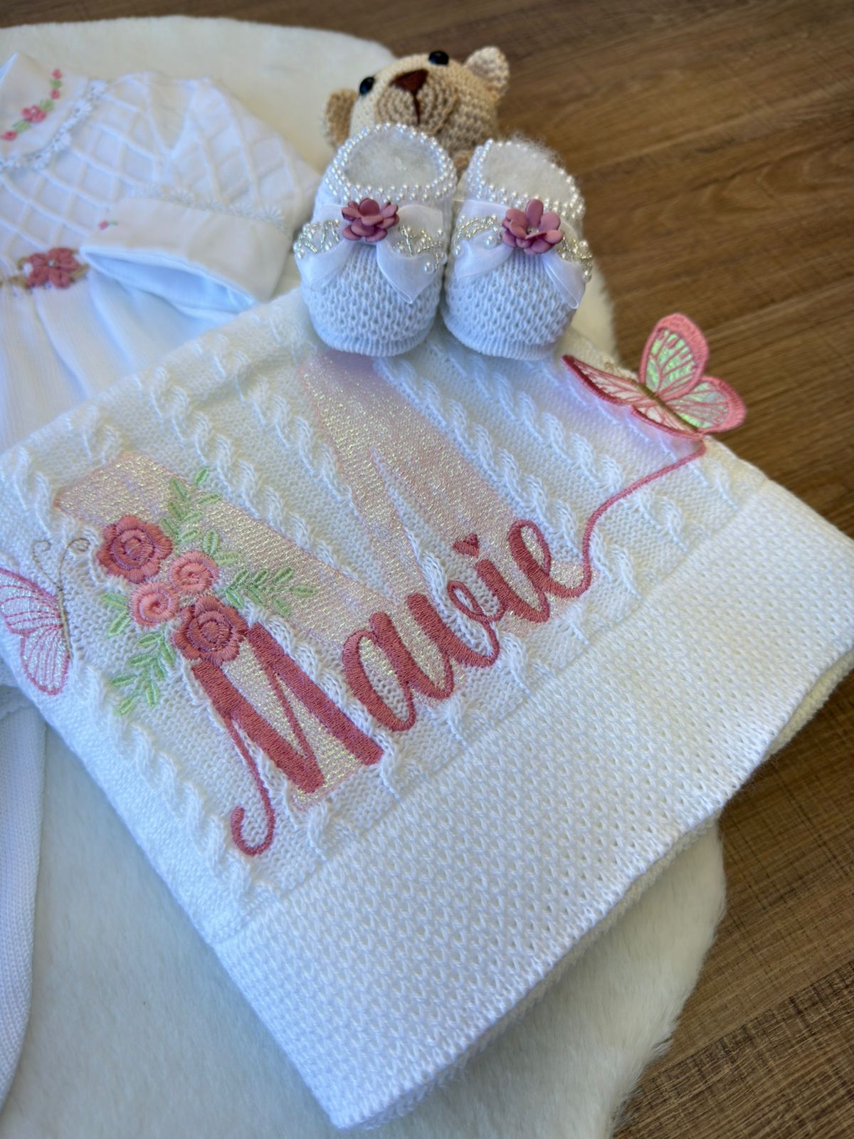 KIT SAIDA MATERNIDADE AURORA BRANCA 6 PEÇAS PERSONALIZADO