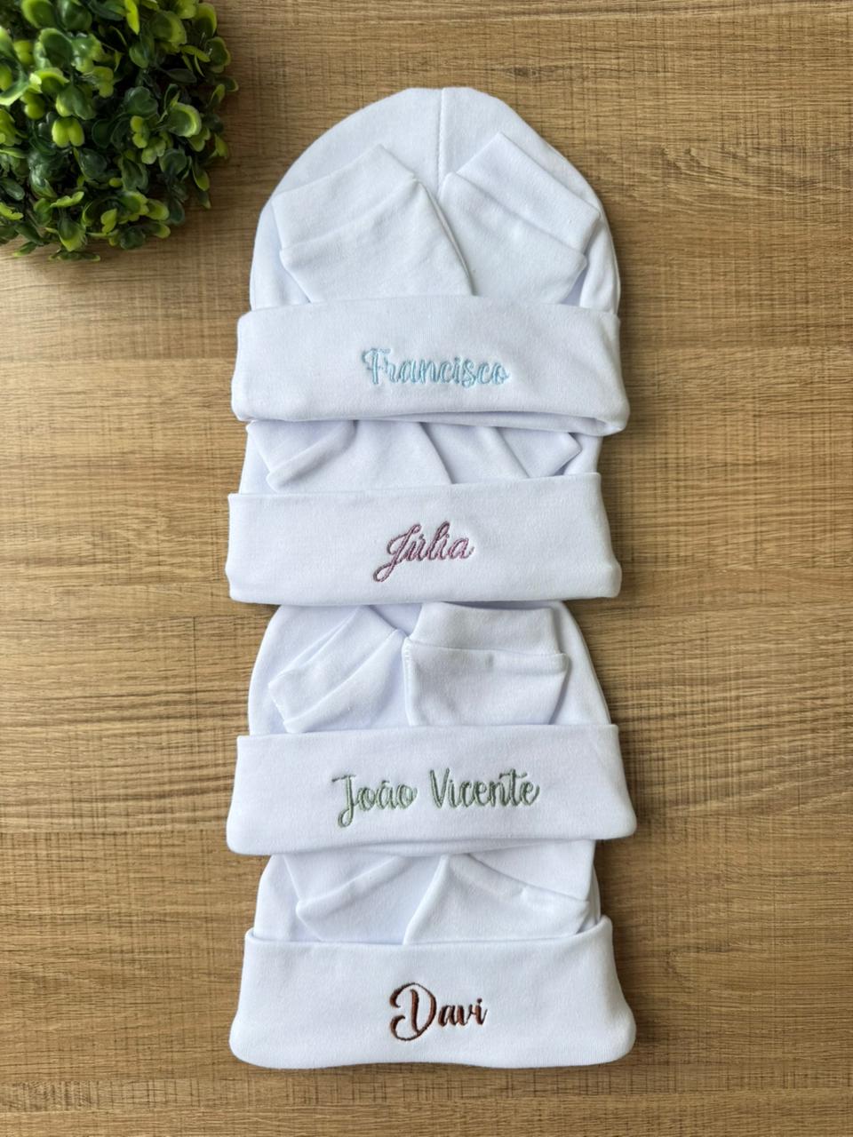KIT TOUCA E LUVA BRANCO ALGODÃO PERSONALIZADO