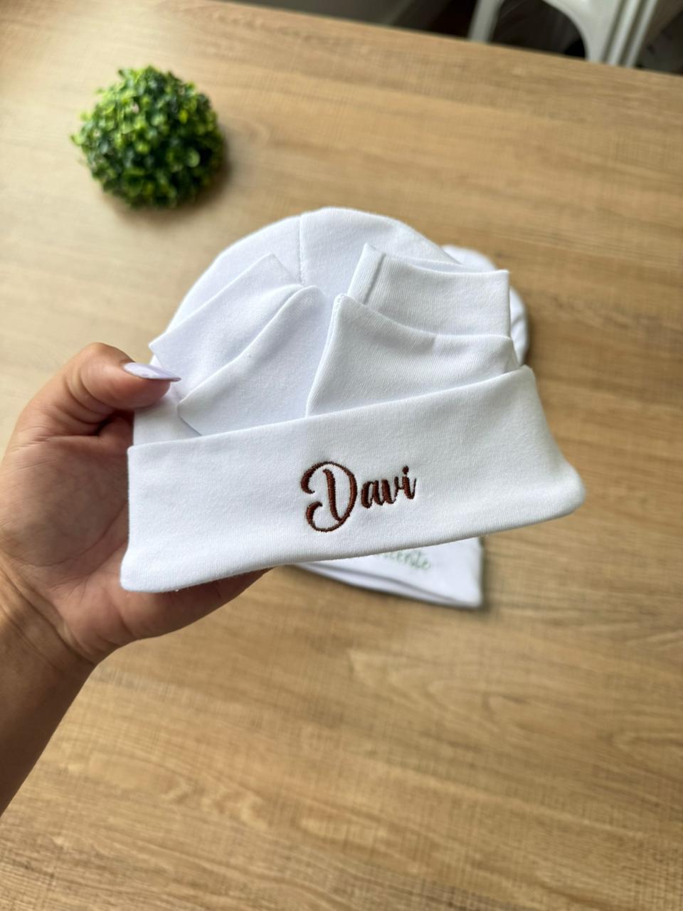 KIT TOUCA E LUVA BRANCO ALGODÃO PERSONALIZADO
