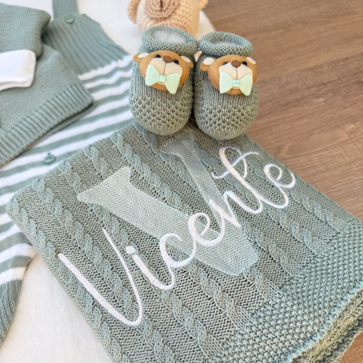 KIT VICENTE - SAÍDA DE MATERNIDADE COMPLETA DE TRICOT 7 PEÇAS URSO